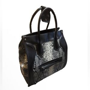 Snake Print Black and Gray Women's rolling carry-on, size Bag